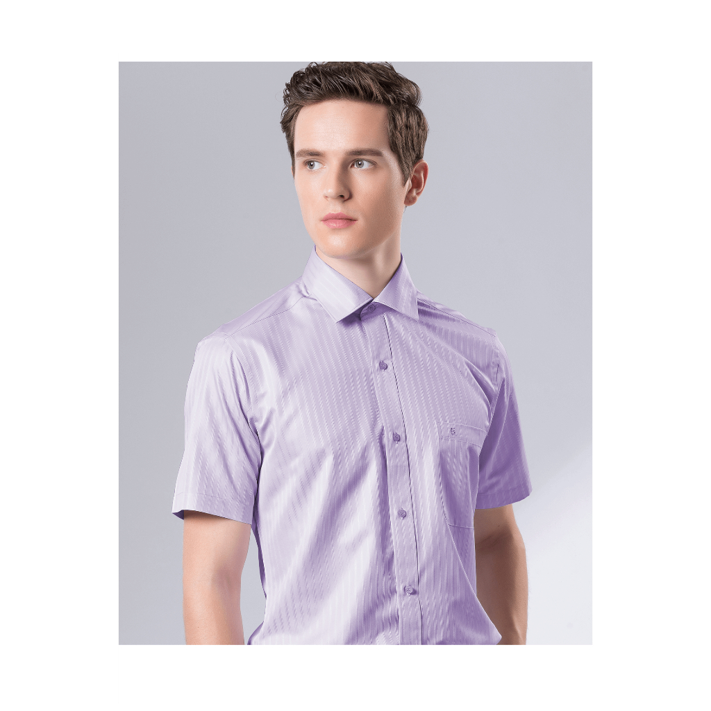 【羅德貝爾】淺紫色緹花短袖修身襯衫 / 抗皺 吸濕排汗