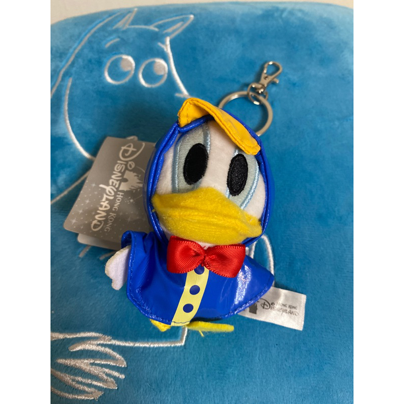 （全新）香港迪士尼-藍雨衣唐老鴨吊飾