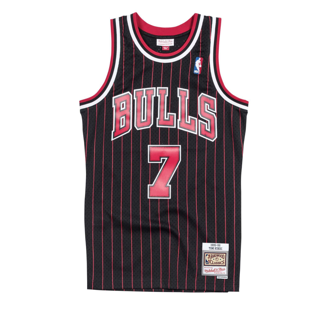 M&amp;N NBA 球迷版球衣 Toni Kukoc 1995-96 Alt 公牛 黑紅 MNSWJ-G2235AJ