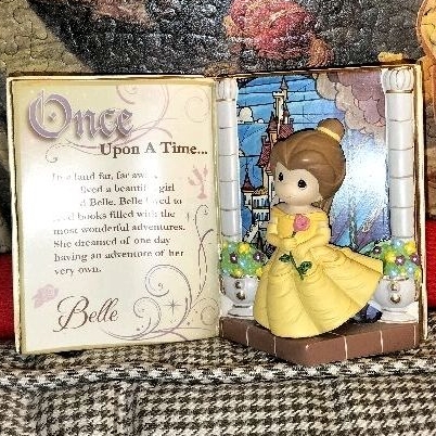 迪士尼美女與野獸貝兒水滴娃娃故事書雕像擺飾