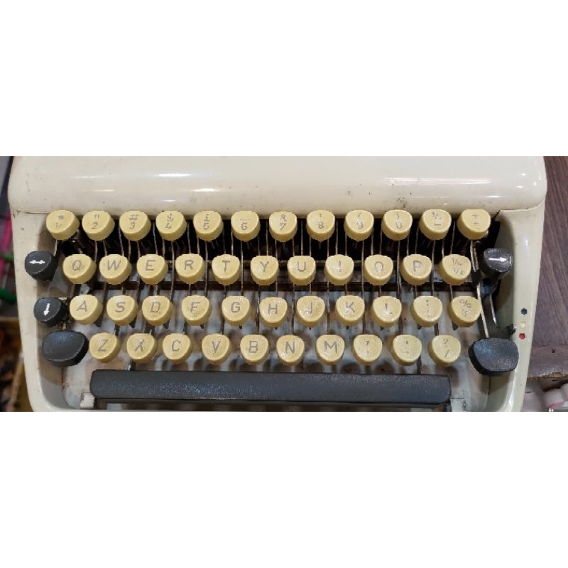 經典德國Adler打字機（無法測二手自行到店899）