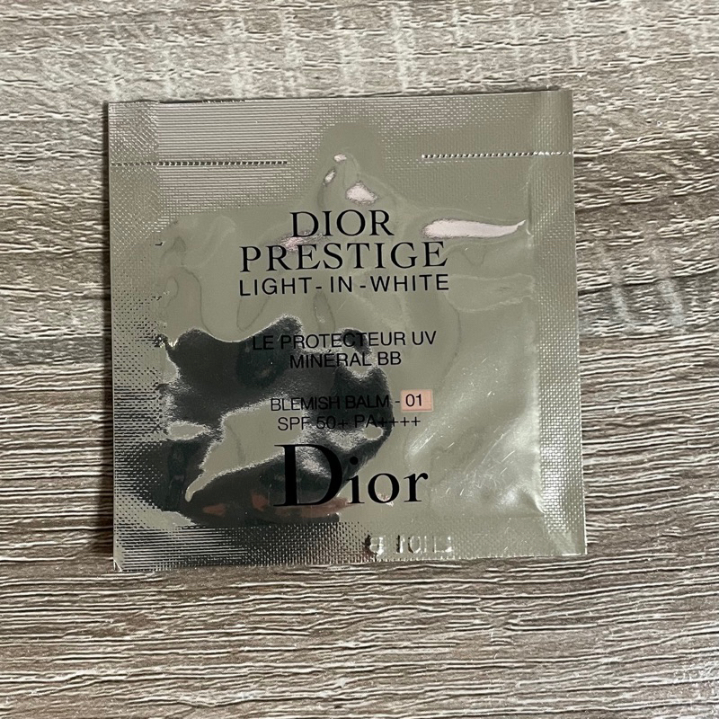 迪奧DIOR 精萃再生光燦全效BB霜01 1ml 試用包 小樣 旅行組 體驗組