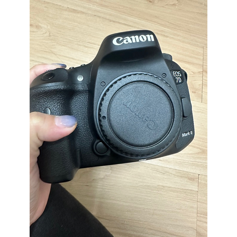 canon 7D2 單眼相機 二手 附電池三顆 可搭配賣場鏡頭小刀