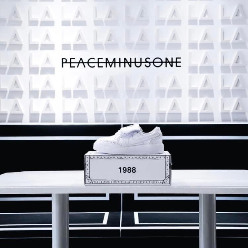 PEACEMINUSONE × Nike Kwondo1 全白色尺寸：27cm