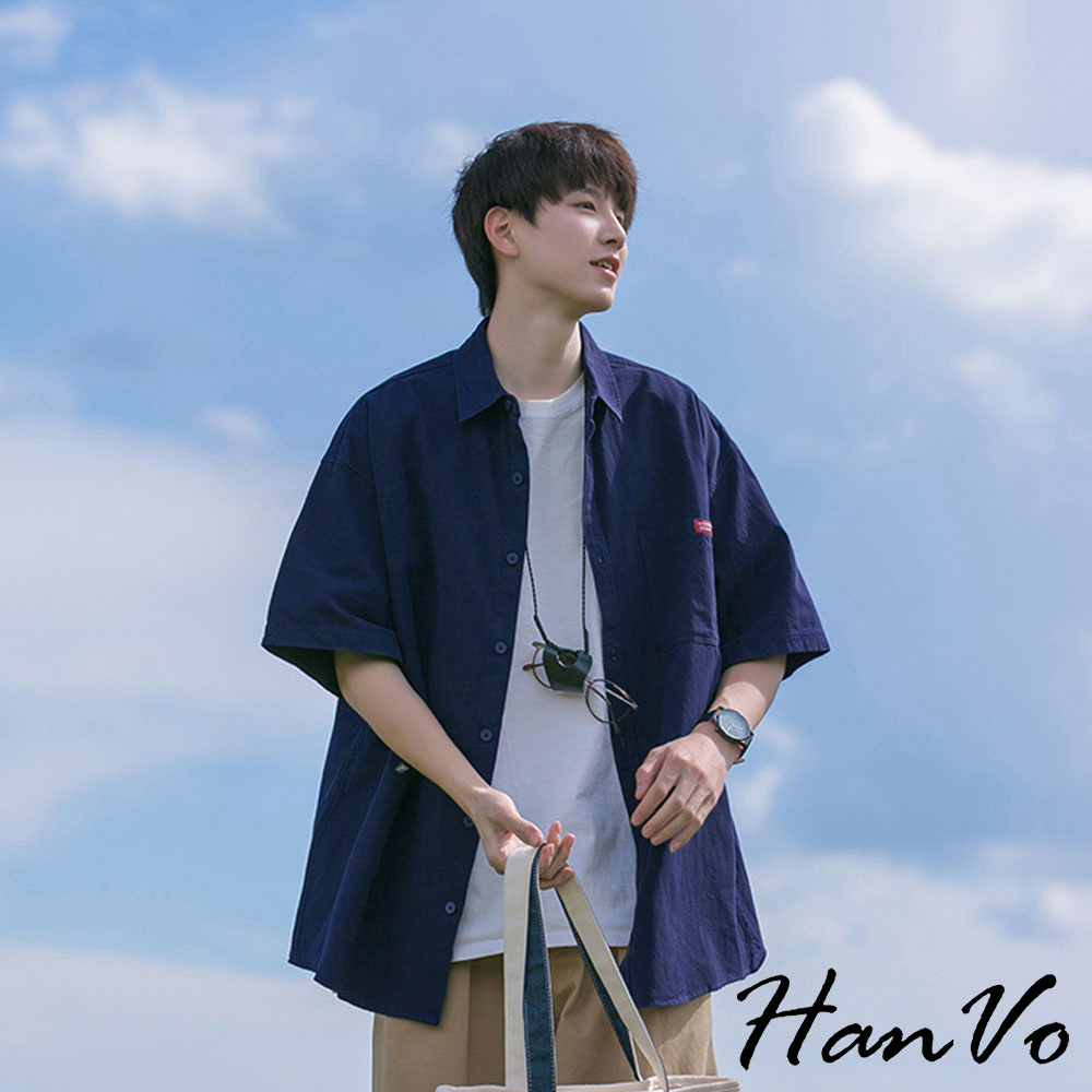 【HanVo】男款復古小標籤素色短袖襯衫 舒適透氣潮流設計短袖上衣 韓版夏季薄款T恤 男生衣著 B1010