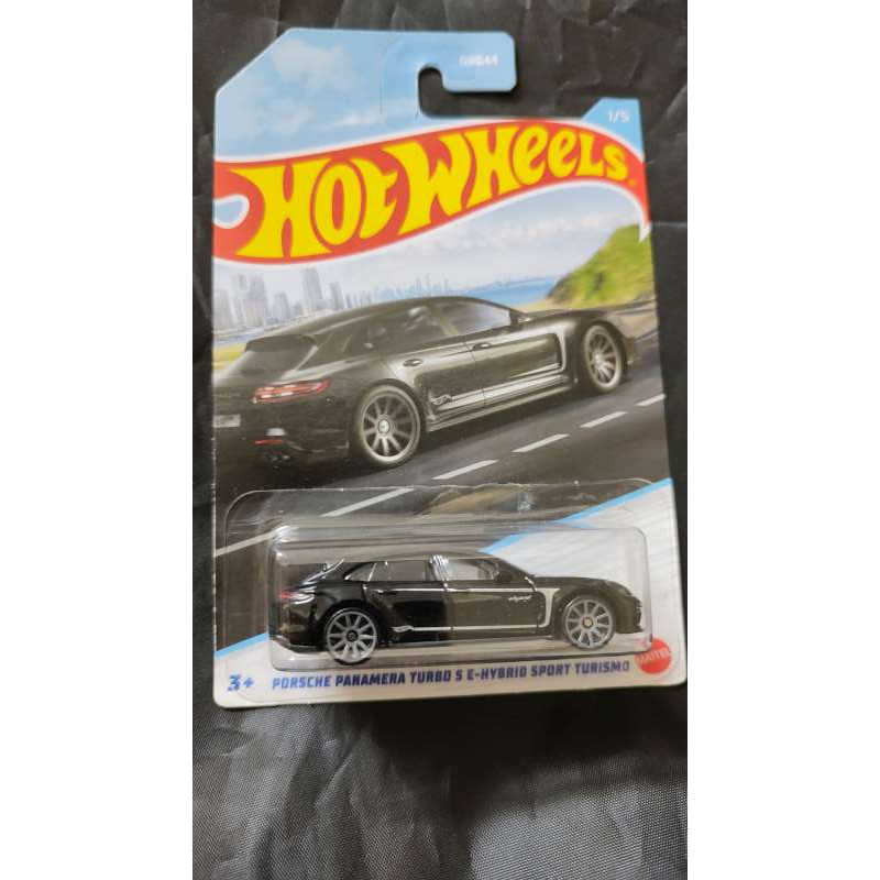 Hot Wheels 風火輪 PORSCHE PANAMERA TURBO S E-Hybrid TURISMO