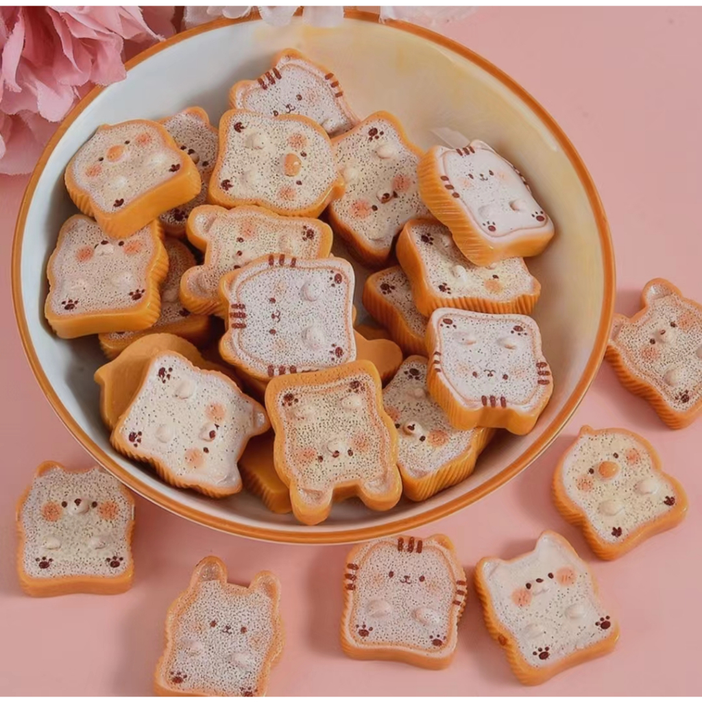 面包店食玩💝賣場低銷$200💝日式袖珍迷你食玩動物土司麵包   拍摄道具 微缩玩具模型