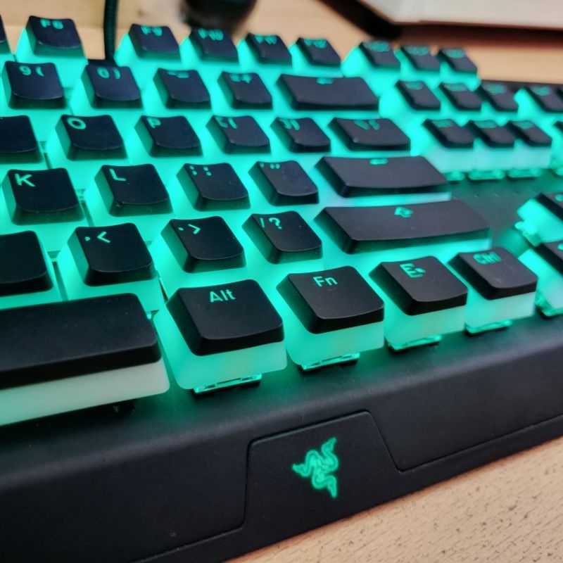 RAZER BLACKWIDOW V3 Razer 黑寡婦蜘蛛幻彩版鍵盤 V3--黃軸 二手 布丁英刻鍵帽