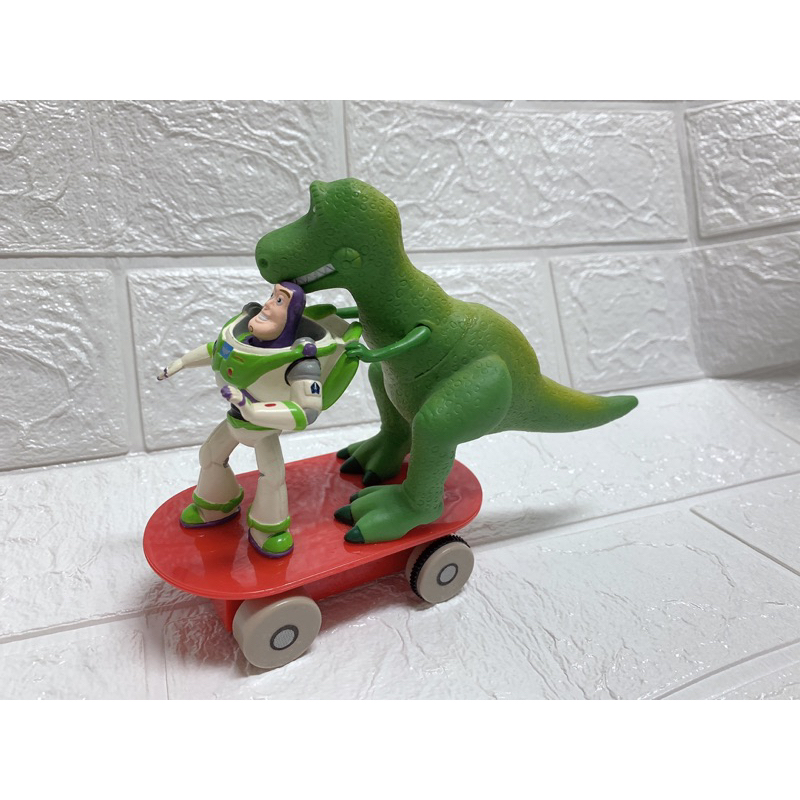迪士尼樂園限定 玩具總動員 巴斯光年抱抱龍 滑板車
