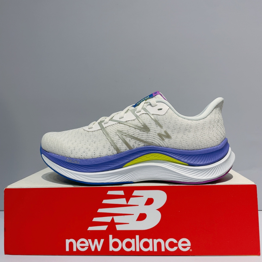 New Balance NB FuelCell Propel v4 女生 白色 D楦 運動 慢跑鞋 WFCPRCW4