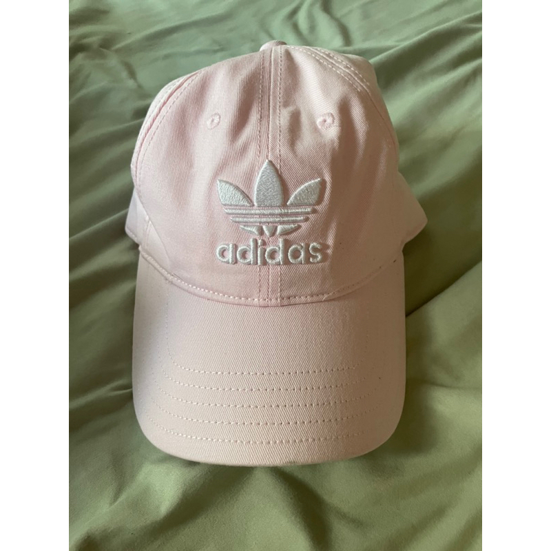 adidas粉色帽子