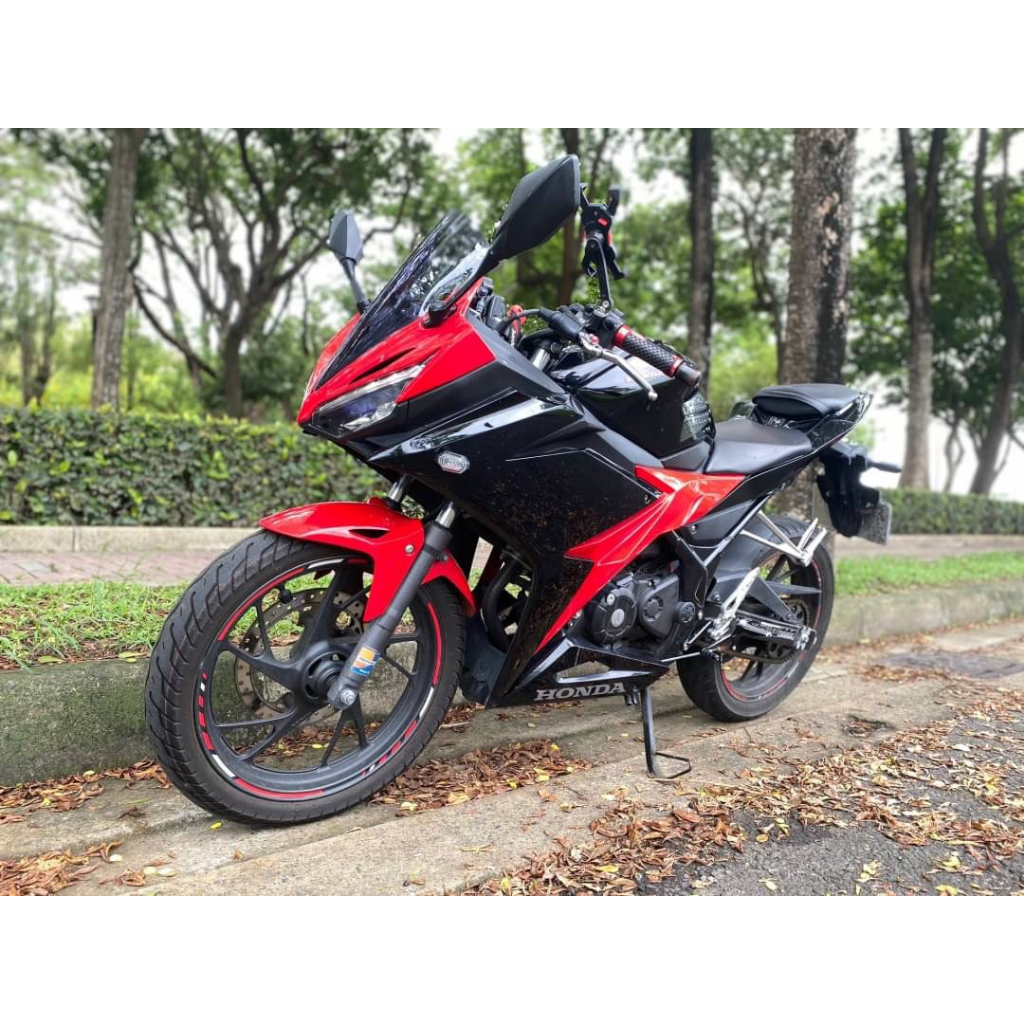 HONDA CBR150R 二手檔車中古車配合全額.超額.學生貸款強力過件白牌黃牌紅牌仿賽街車大型重機滿18即可辦理