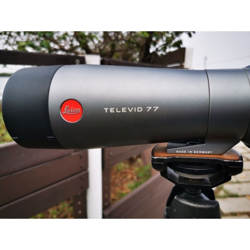 Leica 萊卡單筒望遠鏡，附32倍目鏡
