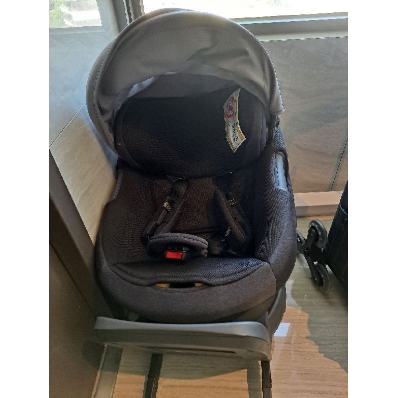 二手 Combi Nexturn ISOFlX 嬰兒安全汽車座椅