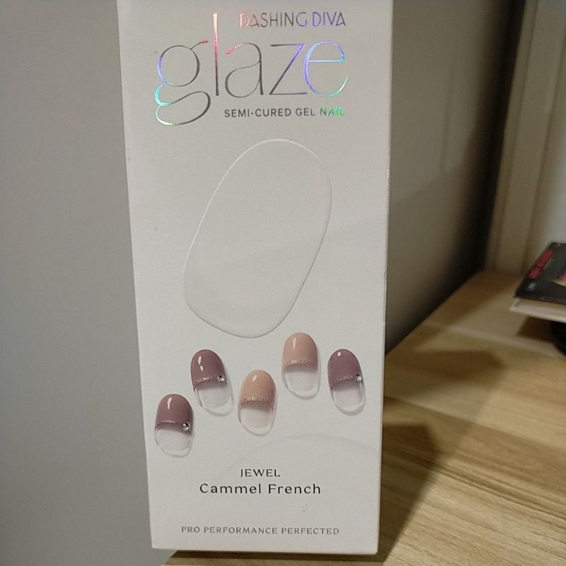（全新）Dashing Diva Glaze 凝膠美甲貼/需照燈