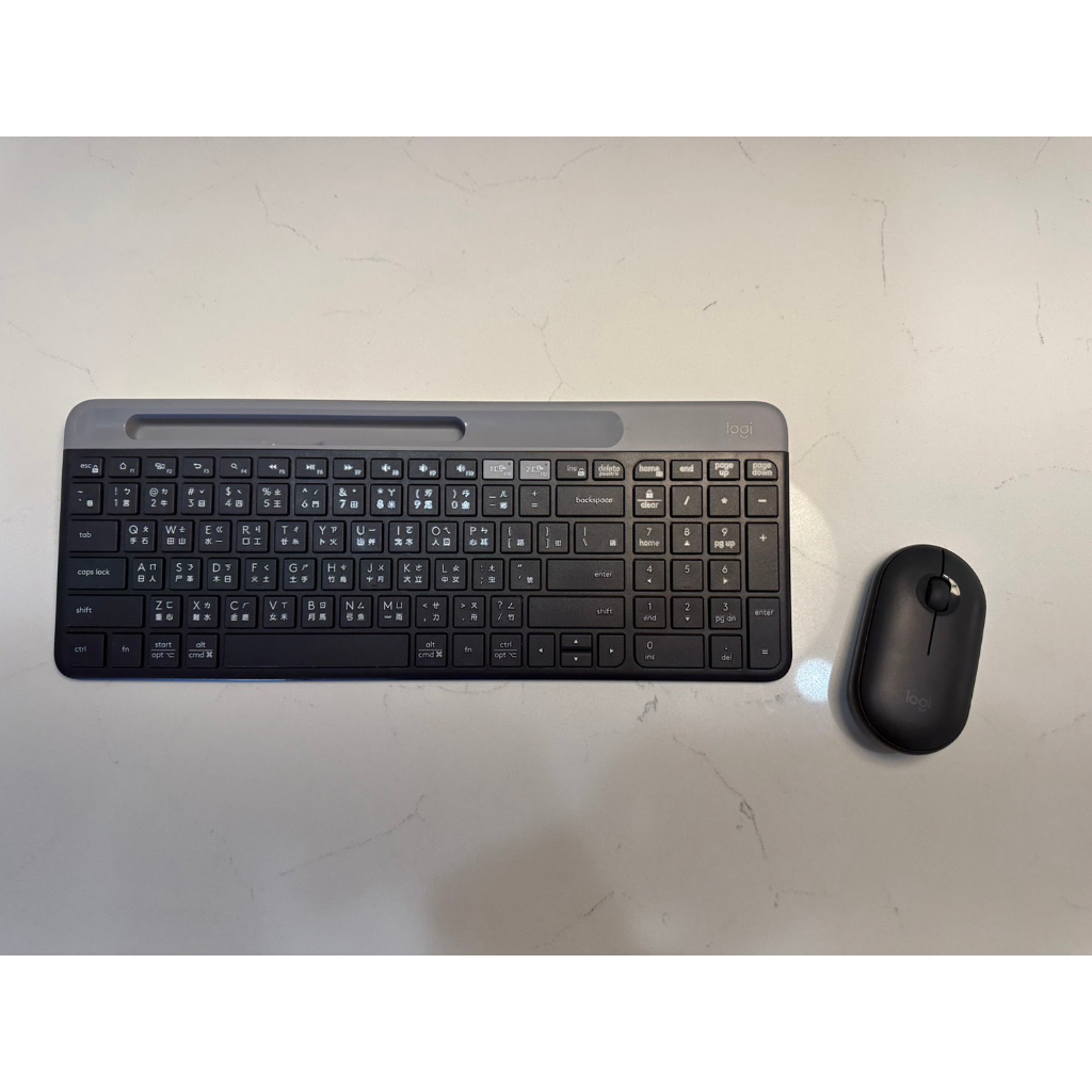 K580 超薄跨平台藍牙鍵盤(黑)+Pebble M350 鵝卵石無線滑鼠(黑)(二手)