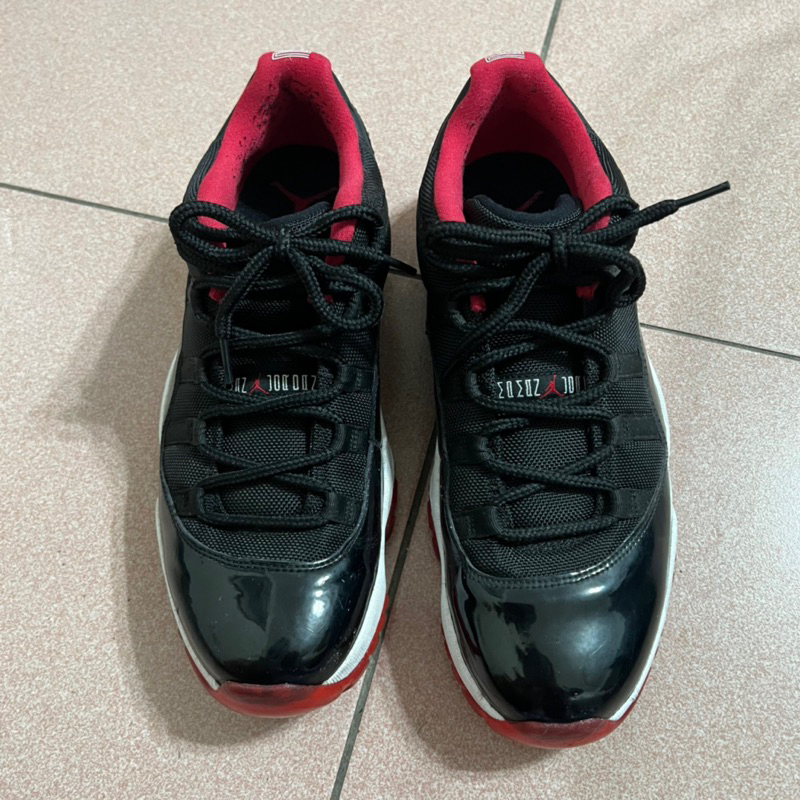 Jordan 正版11代運動鞋 黑紅色10號（二手）