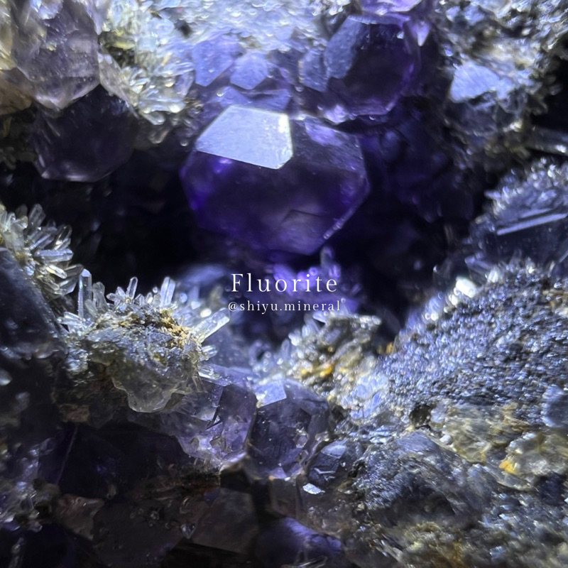 福建坦桑紫螢石(Fluorite)