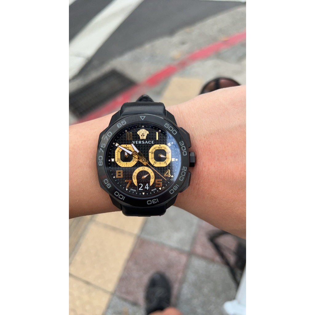 Versace Fall 2018 VQC020015 黑色手錶   上手非常酷的一款(二手)