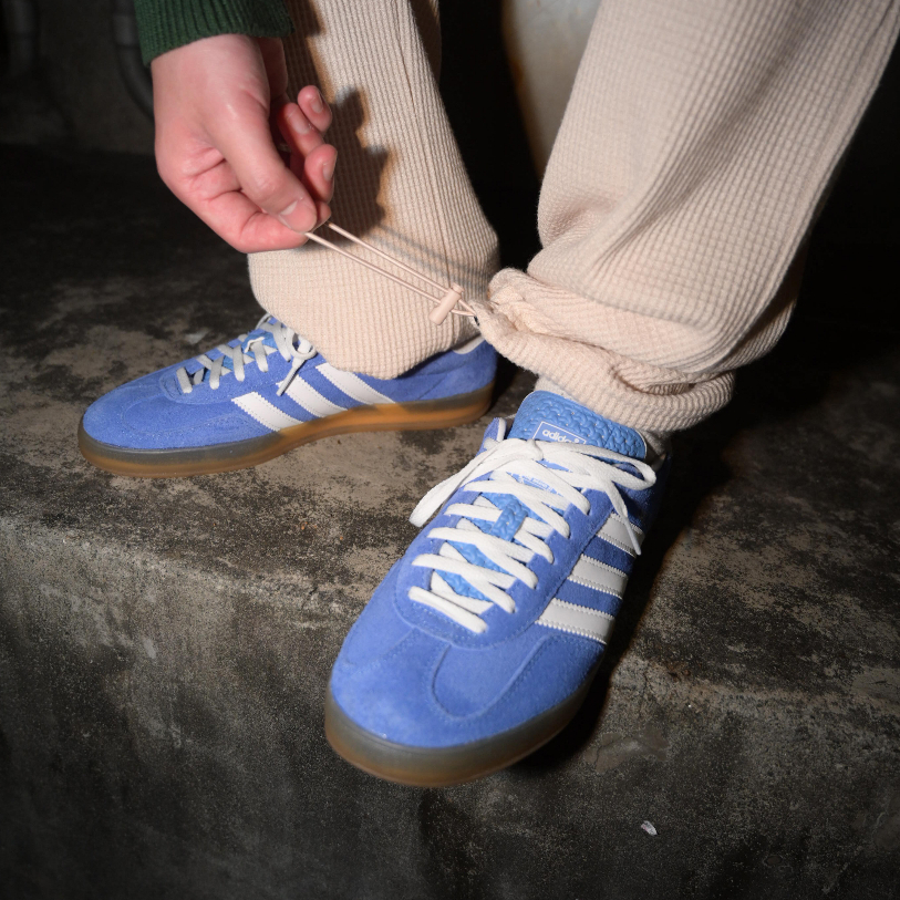 【 WEARCOME 】ADIDAS ORIGINALS GAZELLE INDOOR 海外限定配色 德訓鞋 足球鞋 藍