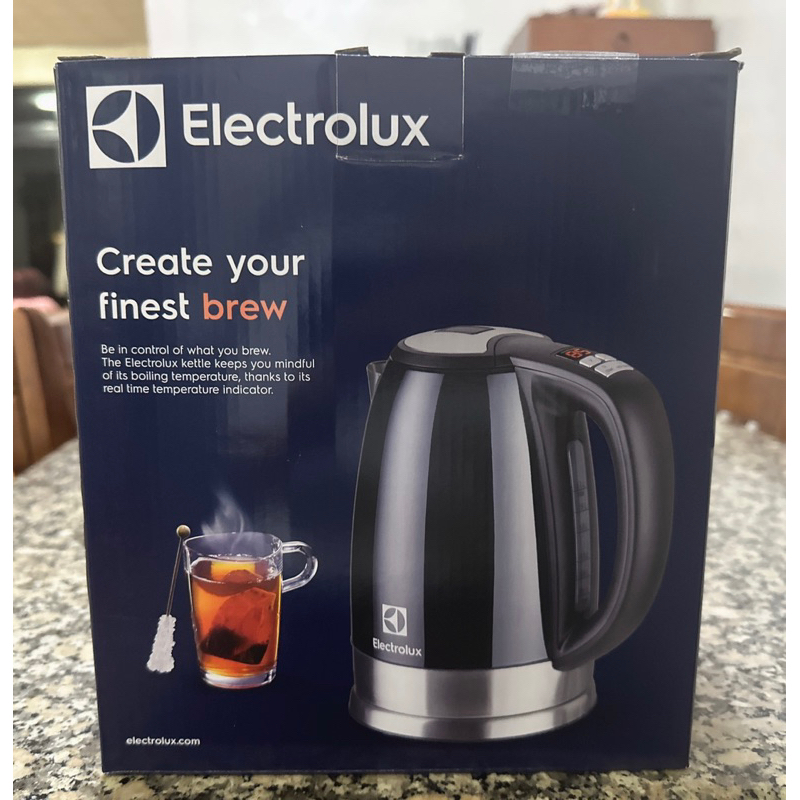 二手全新未使用-Electrolux 伊萊克斯1.7公升主廚系列智能溫控壺電茶壺EEK7700K)(快煮壺、熱水壺）