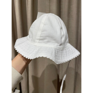 全新H&M白色夏日嬰兒白色可愛帽子，size50/56