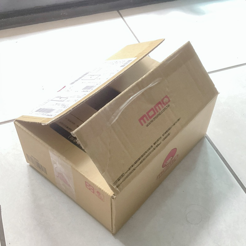 二手紙箱 momo紙箱 保存良好 超商可用 歡迎永和自取 另有其它尺寸 歡迎詢問 momo