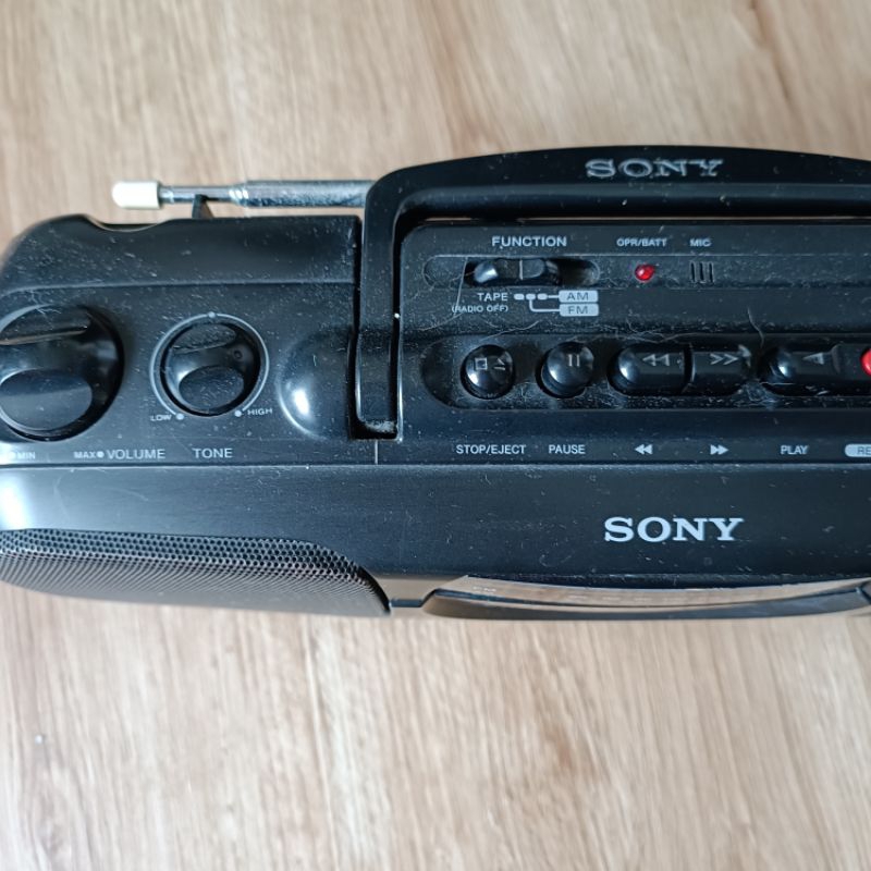 Sony卡帶式收錄音機，二手，型號CFS-E10,保存良好，功能正常