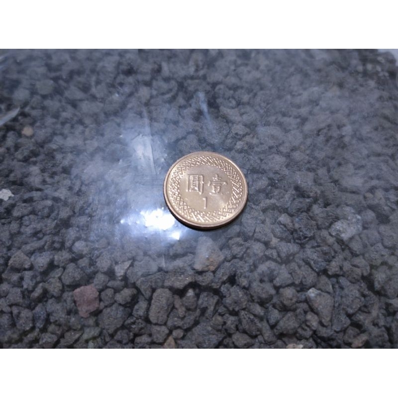 [水族] 印尼黑火山岩/硝化培菌石(0.3~1cm)/造景石/熔岩砂/硝化石/底砂/濾材