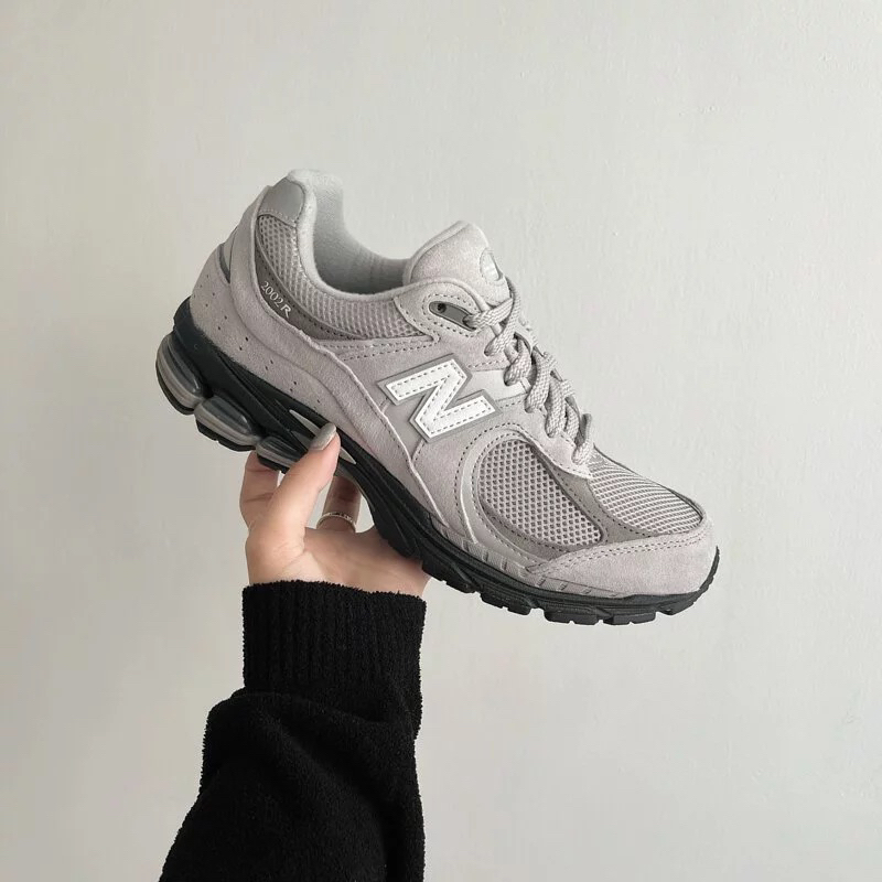 𝐏𝐫𝐞. NEW BALANCE 2002R 灰黑 女生大童