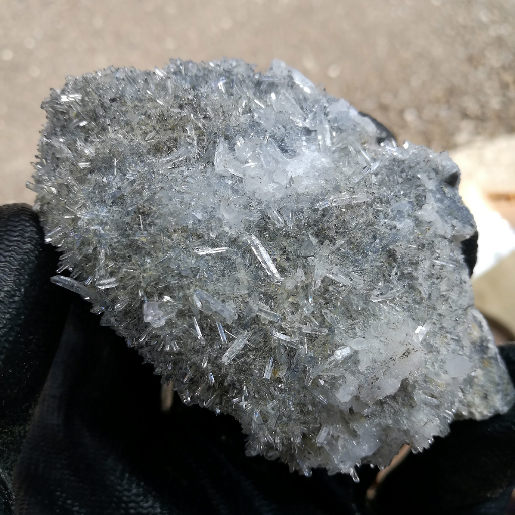{石場}wk23約重138g-超閃透亮白水晶共生無色螢石 福建產 菊花晶 螢石 水晶簇 原礦