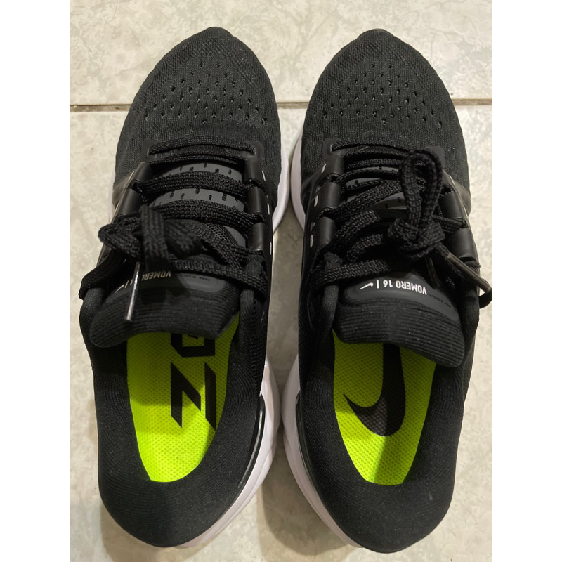 Nike zoomx vomero 16黑色