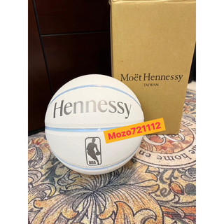 hennessy x nba 全新限量版聯名籃球（不含酒 ）籃球#NBA限量款 自留款原箱出貨快速寄出