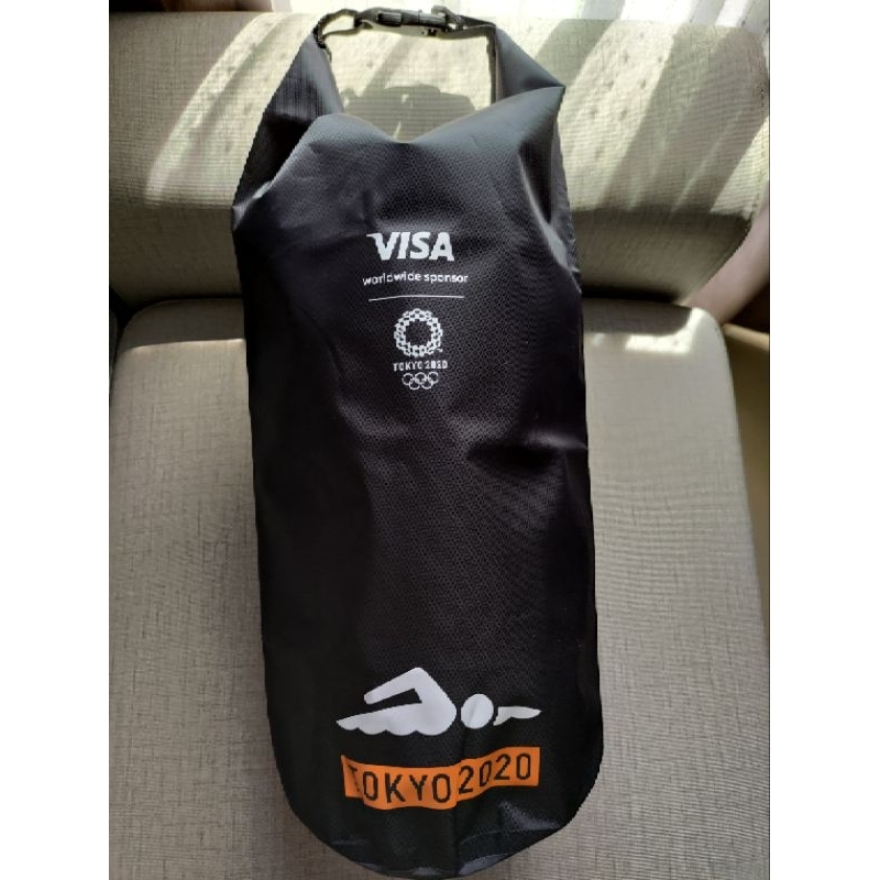 運動防水包 防水袋 圓筒包 肩帶可調整 長56cm直徑20cm 2020東京奧運紀念 OLYMPIC VISA