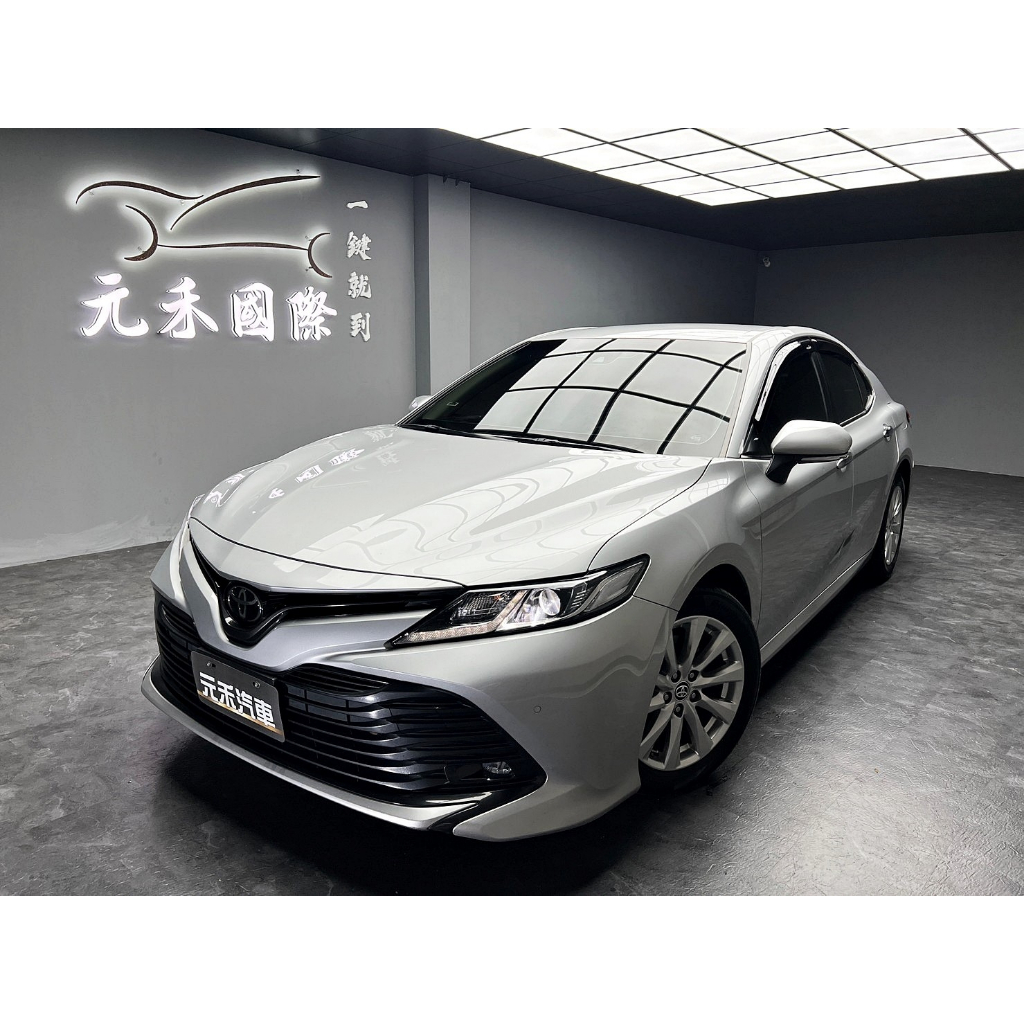 『二手車 中古車買賣』2020 Toyota Camry 豪華版 實價刊登:68.8萬(可小議)