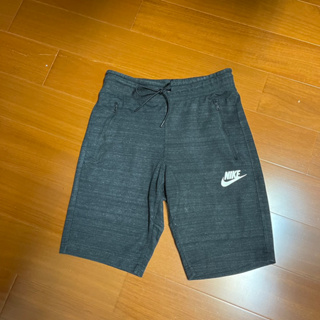 （Size S) Nike 黑色超帥短棉褲 （3M櫃右R2)