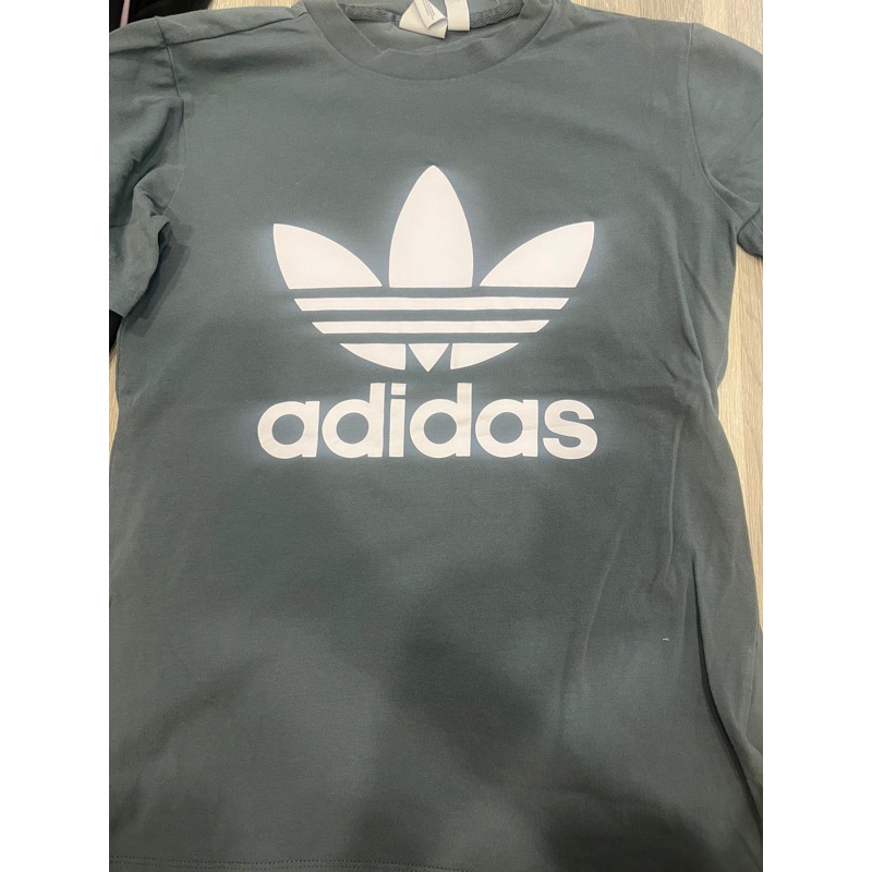 adidas短袖上衣—XS