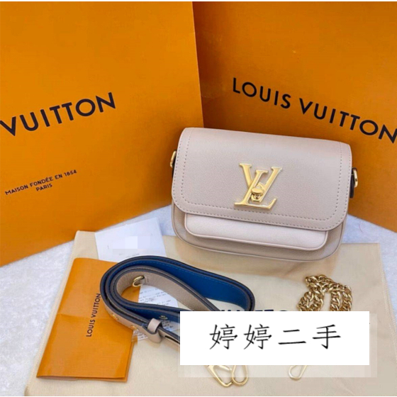 LV LV NEW WAVE CHAIN BAG M58554 in 2023
