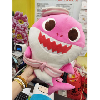 *鯊魚寶寶粉色娃娃玩偶高約25CM