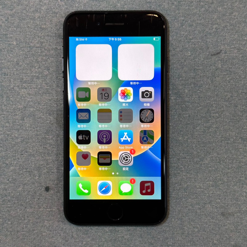 iPhone SE 2 128G 黑 9成新 功能正常 二手 IPhonese2 se2 4.7吋 螢幕刮傷 台中