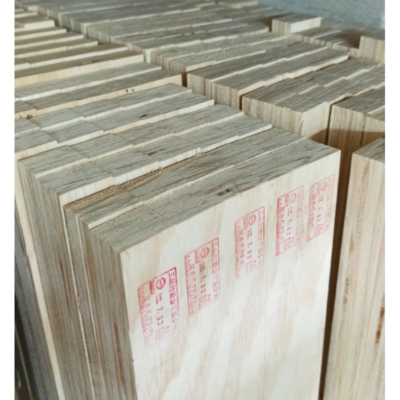 [台北市宏泰建材]角材、柳安防腐、柳安一般、三合一角材、層積材 8尺、12尺多種尺寸
