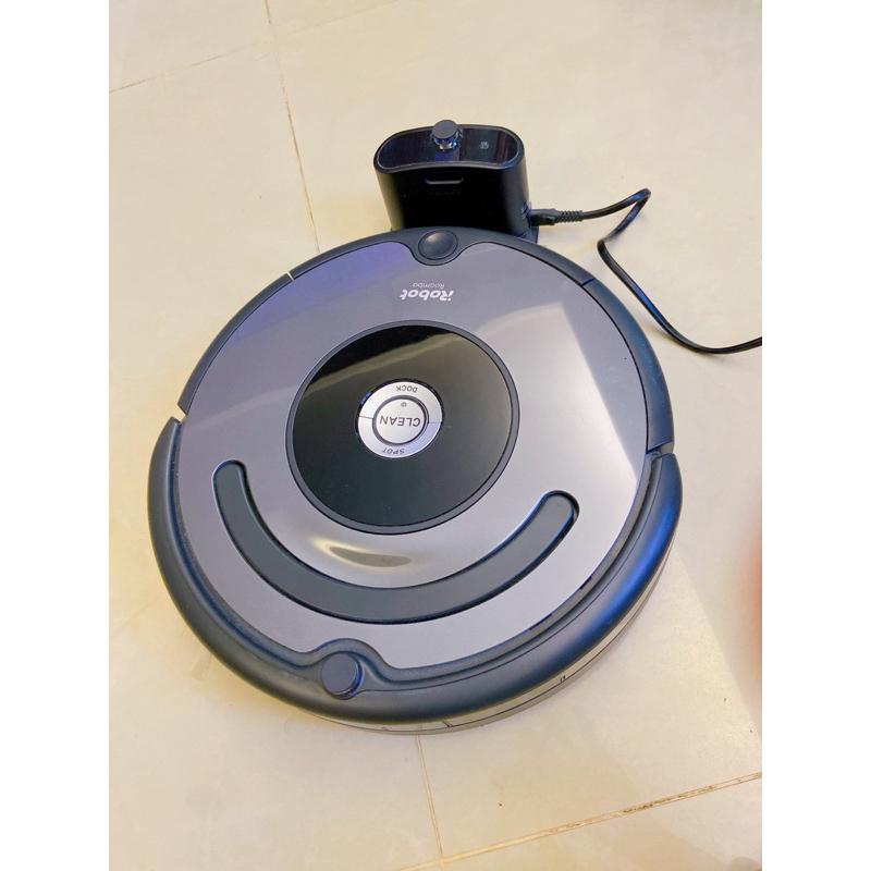 用手機輕鬆管理居家清潔！iRobot Roomba 678 Wi-Fi 掃地機器人開箱