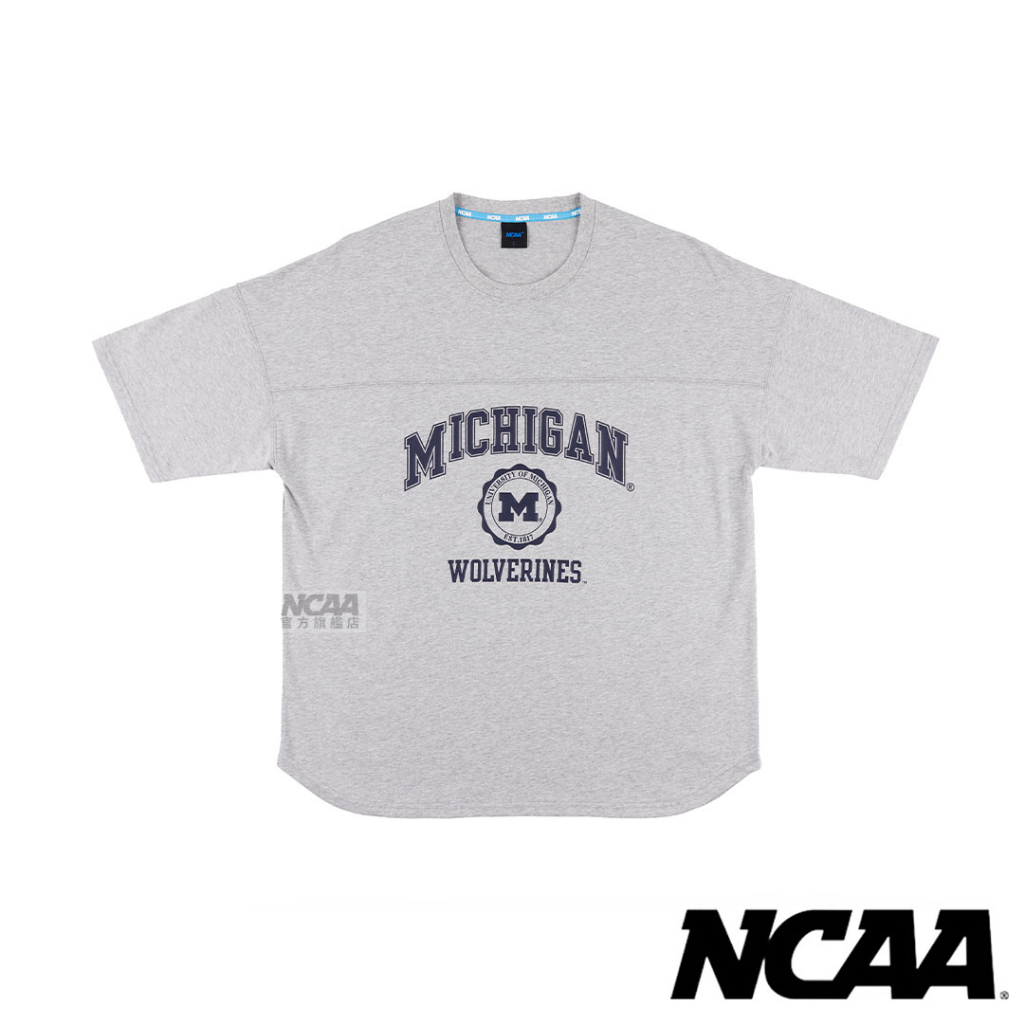 NCAA 密西根 寬版五分袖橄欖球短T【73251026】短袖 新款 情侶裝 MICHIGAN