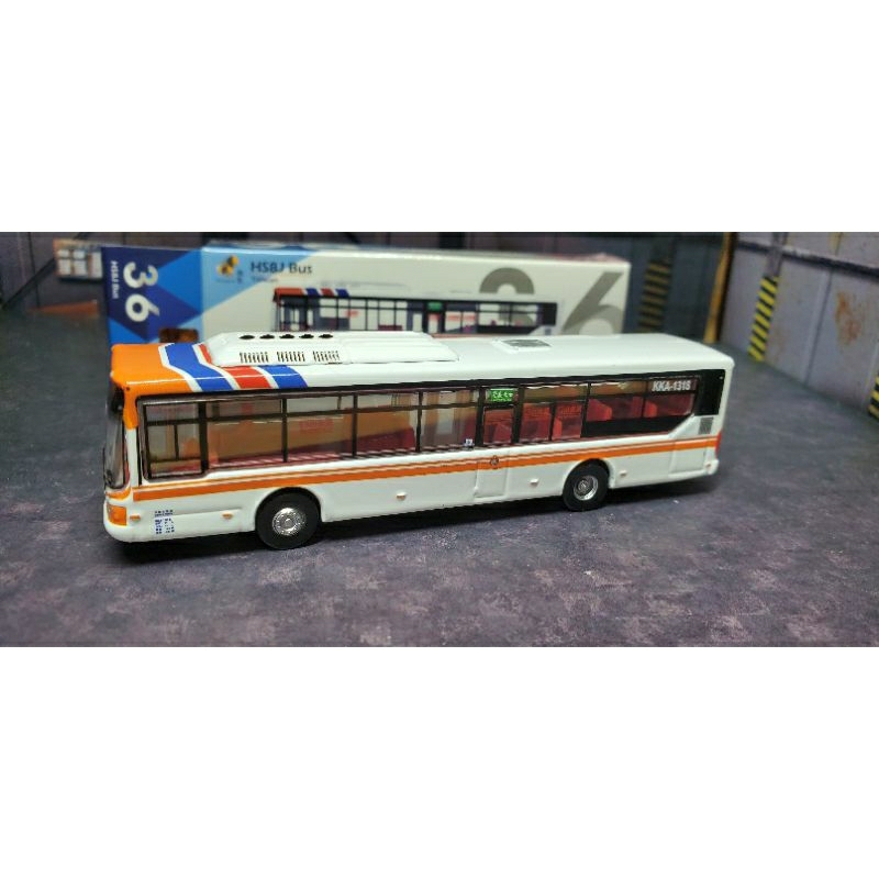 [YUNG] TINY 微影 HS8J BUS 首都客運 台北客運 1/110