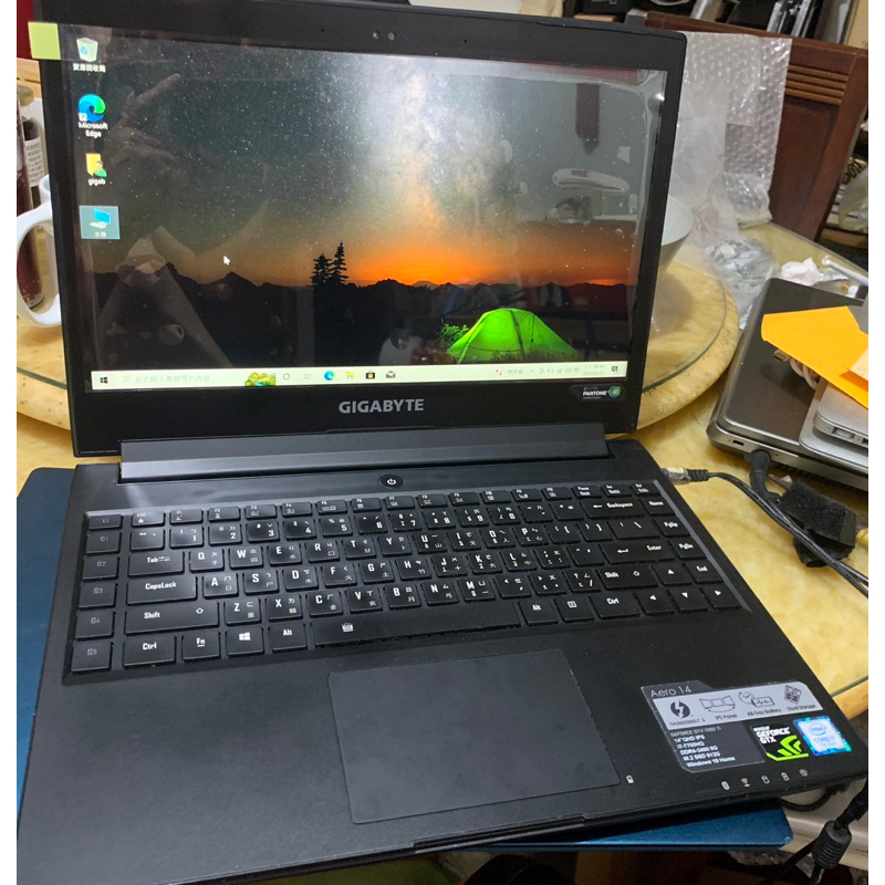 技嘉電競筆電 Aero14 QHD 八核 i7-7700HQ 8GB 256G SSD GTX1050Ti 獨顯