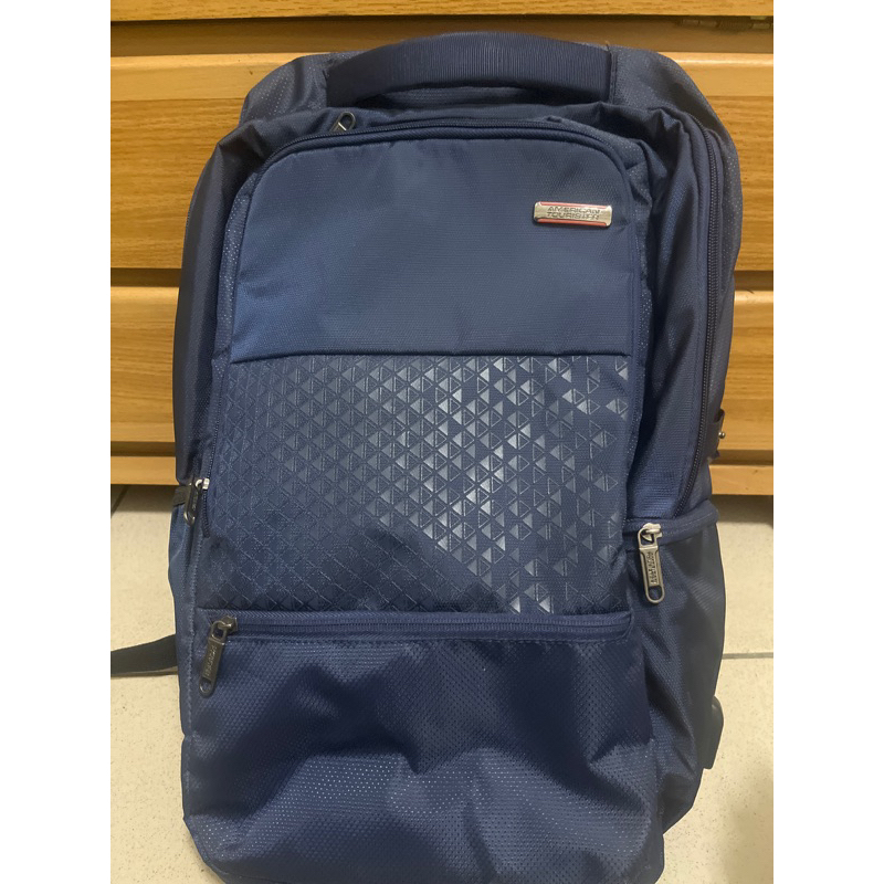 美國旅行者 American Tourister 17吋筆電後背包藍 外接USB孔 防雨套 旅遊戶外背包