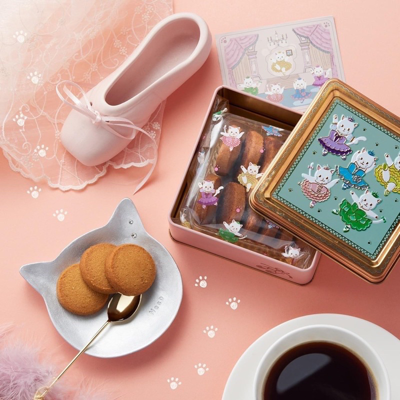 日本AOYAMA-Decarbo 新款貓咪寶石盒餅乾 鐵盒餅乾 高跟鞋吊飾 芭蕾舞禮物