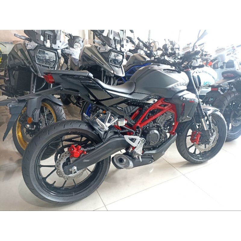 榮立阿舟進口摩托車專賣：Honda CB150R