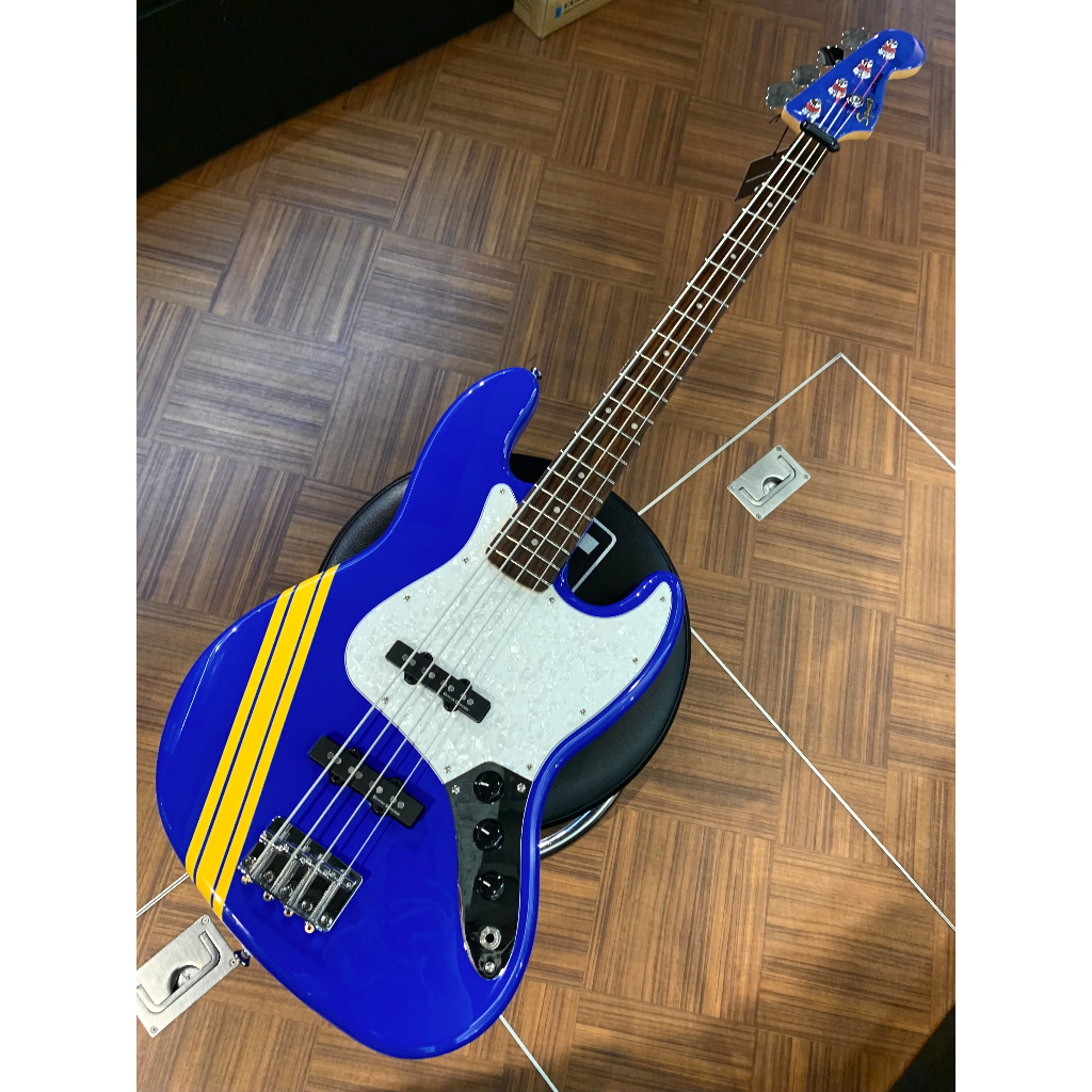 日本 Squier by Fender TOMOMI JAZZ BASS SCANDAL 九成新