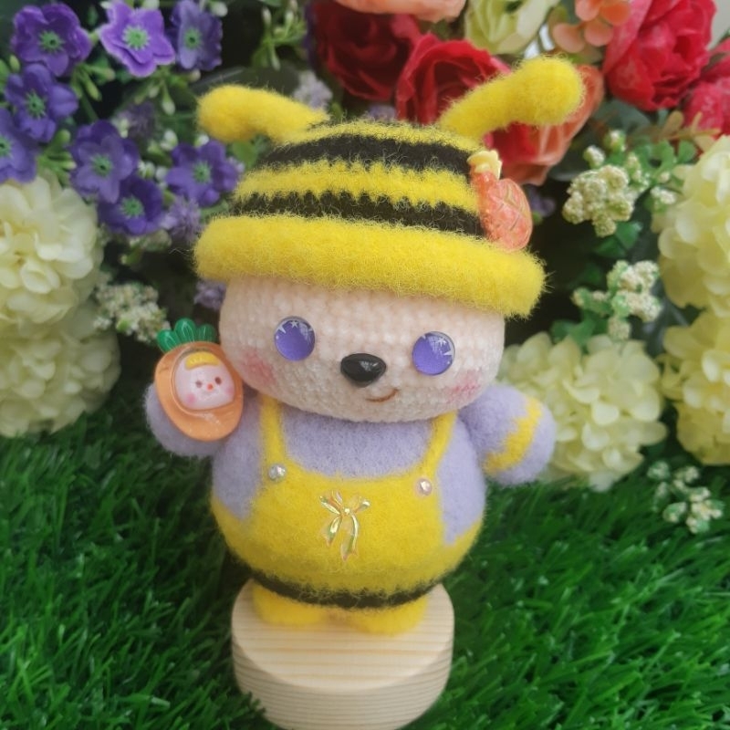 (Ann娃娃串串屋)~可愛針織造型蜜蜂豬娃娃